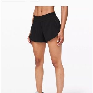 Lululemon tracker short V